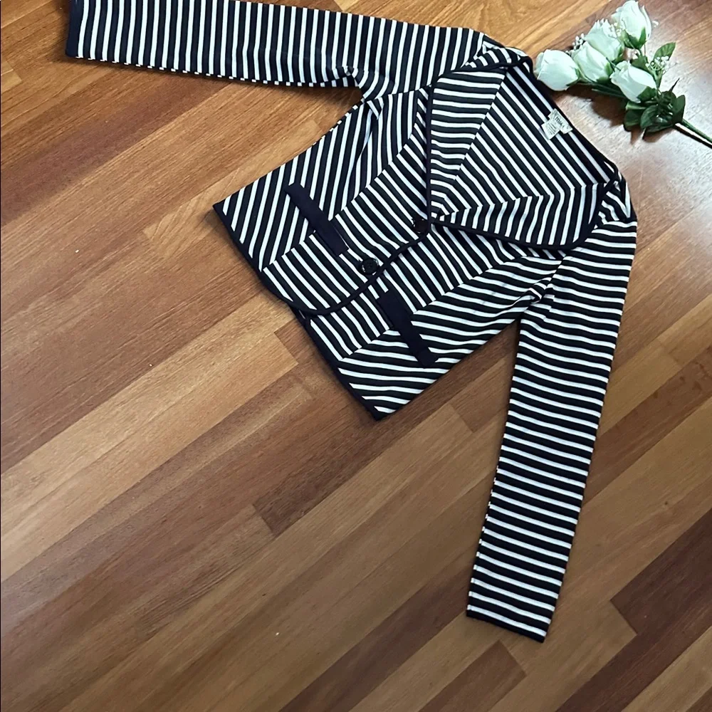 Toska Navy and White Striped Top - Picture 2 of 6